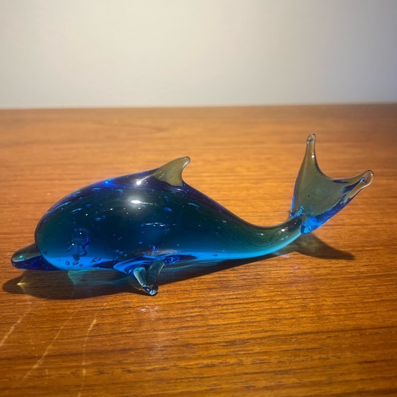 Handcrafted, hand blown glass, blue, dolphin, paperweight, collectible, figurine - Picture 4 of 6